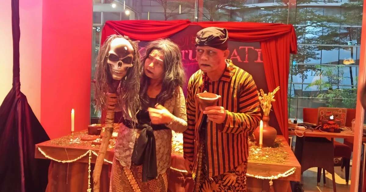 Film horor "Aku Harus Mati" menghadirkan kisah pesugihan yang tidak hanya mengandalkan mitos, tetapi juga mengaitkannya dengan dinamika sosial modern. (Foto: TRENDS.co.id)